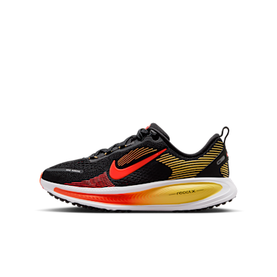 Nike.comにおけるナイキ ボメロ 18 ジュニア ロード ランニング Nike.comにおけるナイキ ボメロ 18 ジュニア ロード ランニング